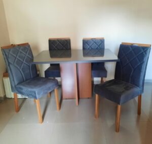 Mesa Los Angeles 120 Cinamono/Preto com 4 Cadeiras Stella Veludo Grafite – MINASPLAC + CLEFATOS